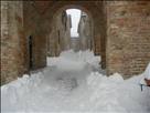 4 febbraio 2012 - Porta di ingresso al castello di Piticchio