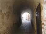 Castello di Piticchio: Si inizia il giro delle mura