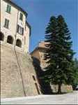 Castello di Piticchio: particolare mura di cinta